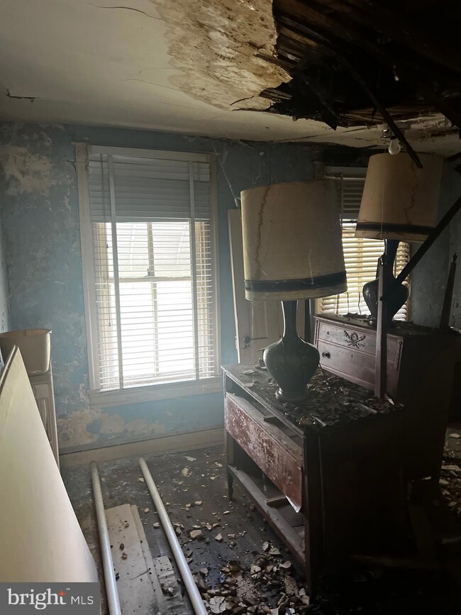 12 N Ashburton St, Baltimore, MD 21223 - photo 6