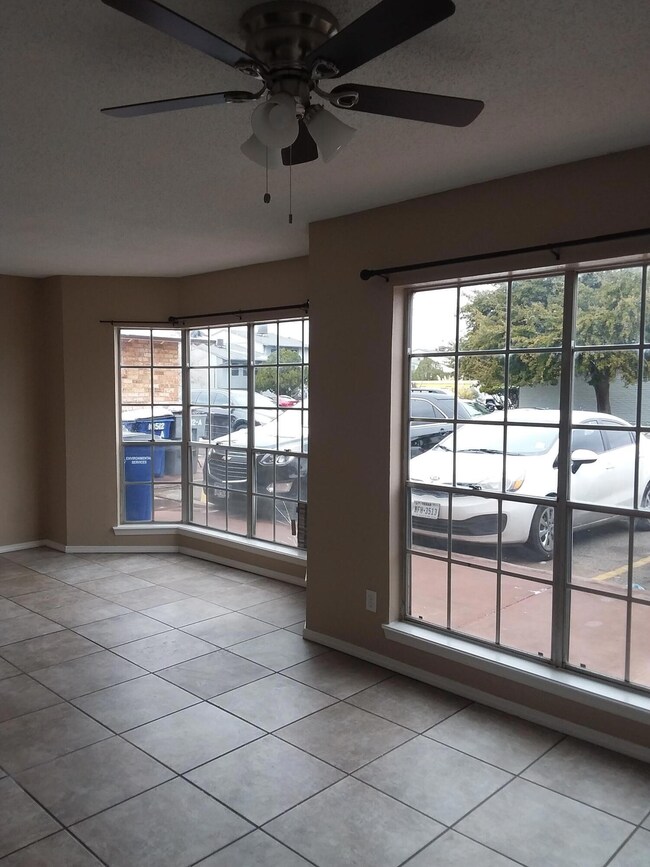 10512 Ashwood Dr unit A, El Paso, TX 79935 - photo 3