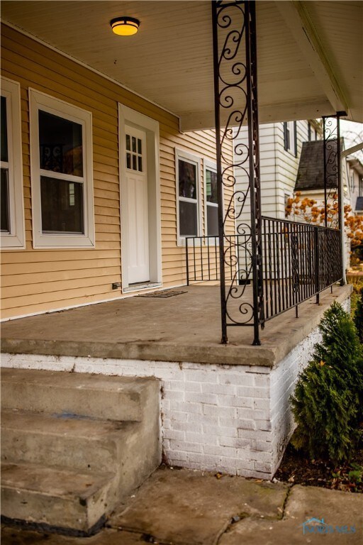 2135 Mellwood Ct, Toledo, OH 43613 - photo 3