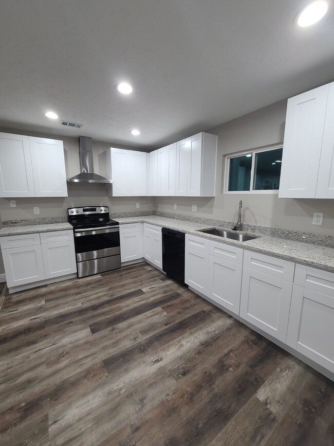 3710 Alberta St, Houston, TX 77021 - photo 5