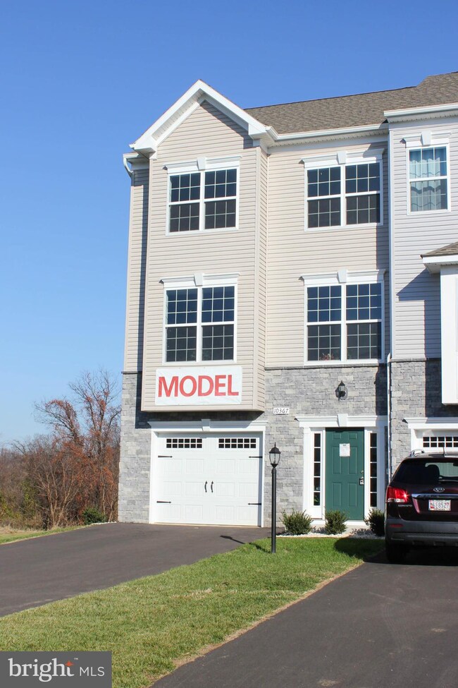 10367 Lantern Ln, Hagerstown, MD 21740 - photo 2
