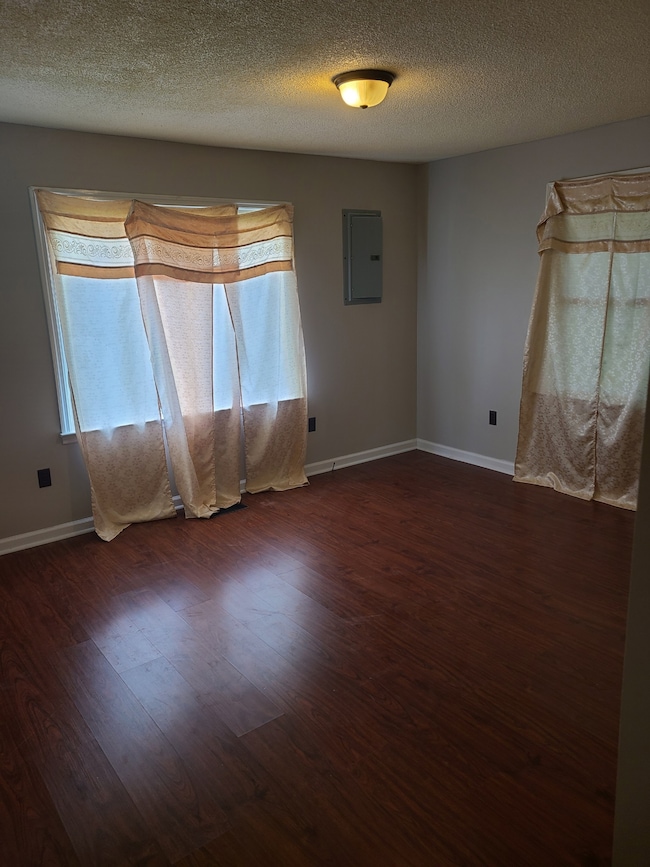 317 Center St, Shelbyville, TN 37160 - photo 2