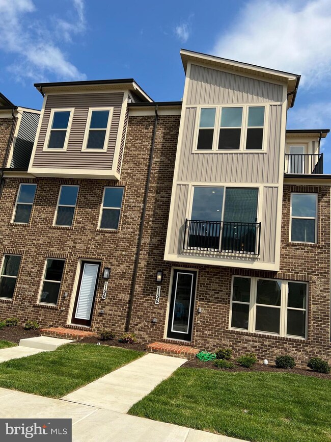 1198 Patuxent Greens Dr, Laurel, MD 20708 - photo 3