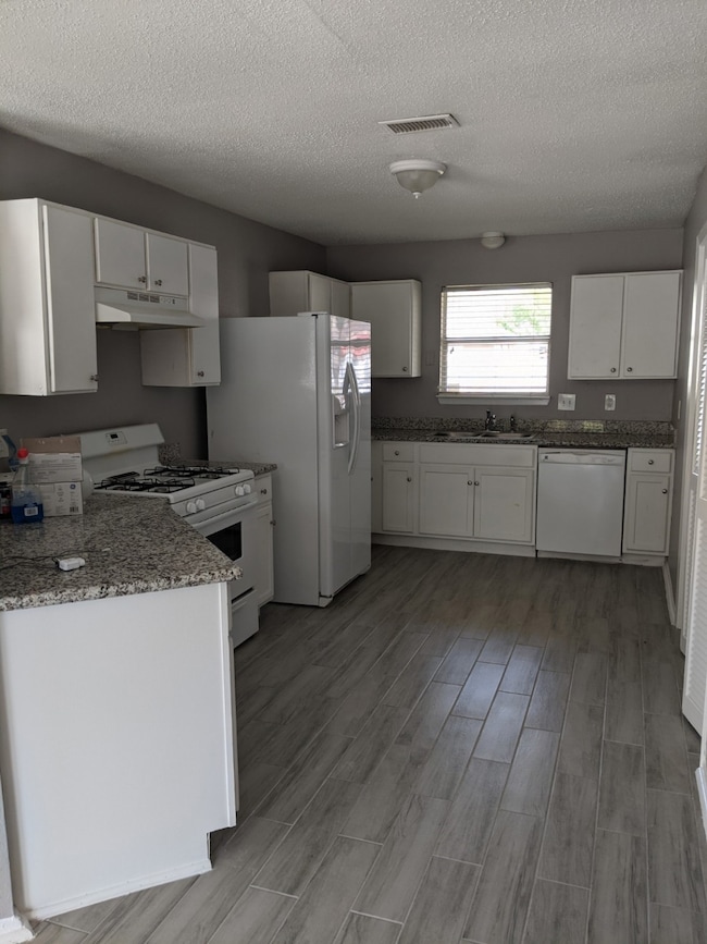 2223 Crosscoach Ln, Katy, TX 77449 - photo 4