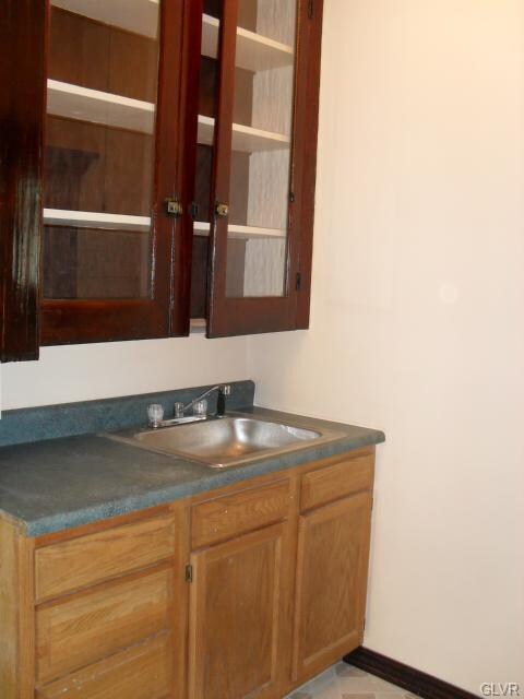556 N 4th St, Allentown, PA 18102 - photo 3