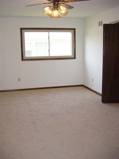 8695 Mathews Ln, Crown Point, IN 46307 - photo 7