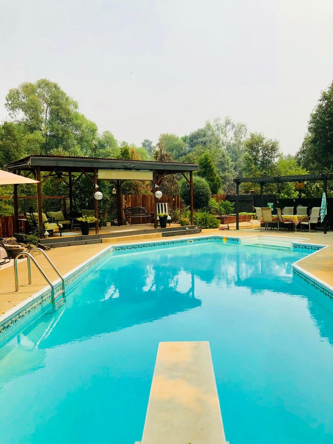 5055 Huntington Dr, Redding, CA 96002 - photo 6