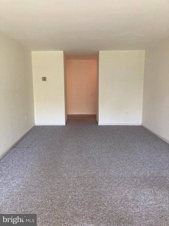 3103 Buccaneer Ct unit 202, Fairfax, VA 22031 - photo 4