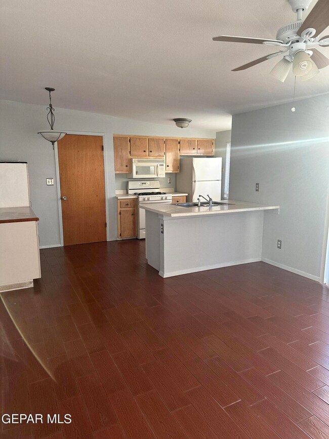 2105 Diciembre Dr, El Paso, TX 79935 - photo 5