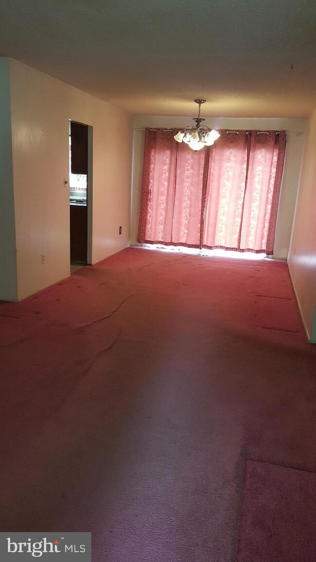 11 Grayson Cir, Willingboro, NJ 08046 - photo 4