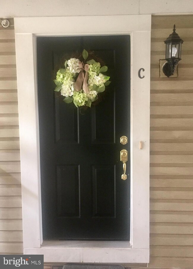 9220C Cardinal Forest Ln unit C, Lorton, VA 22079 - photo 3