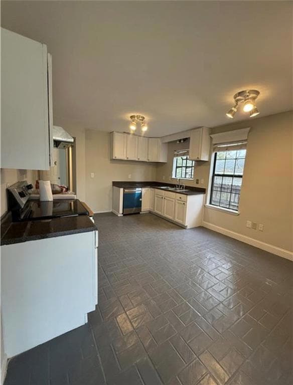 913 Schaub Ave, Mobile, AL 36609 - photo 4