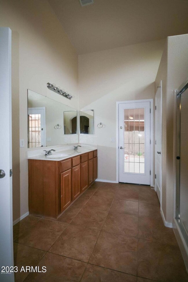 3709 E Utopia Rd, Phoenix, AZ 85050 - photo 7