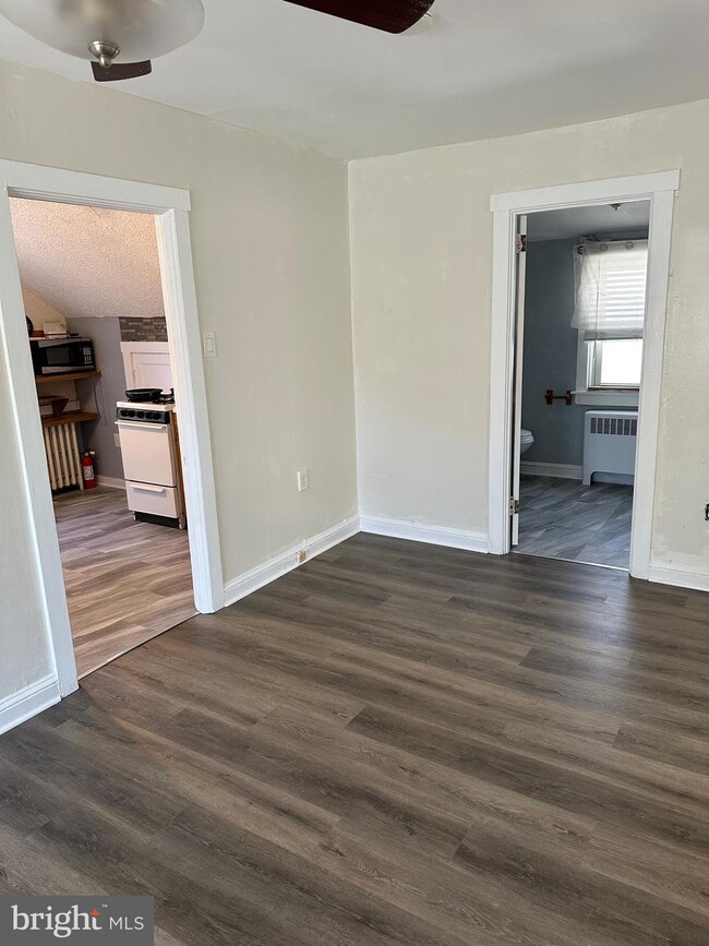 1337 Bullens Ln unit B-2, Woodlyn, PA 19094 - photo 6