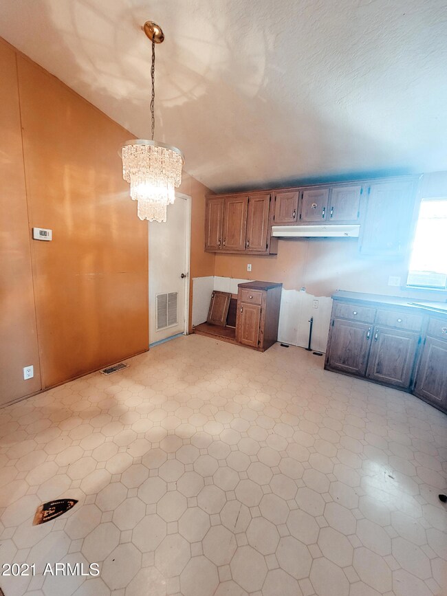 5002 W Bethany Home Rd unit 100, Glendale, AZ 85301 - photo 5