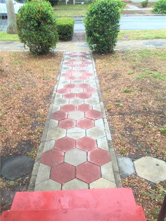 1227 16th Ave N, Saint Petersburg, FL 33704 - photo 2