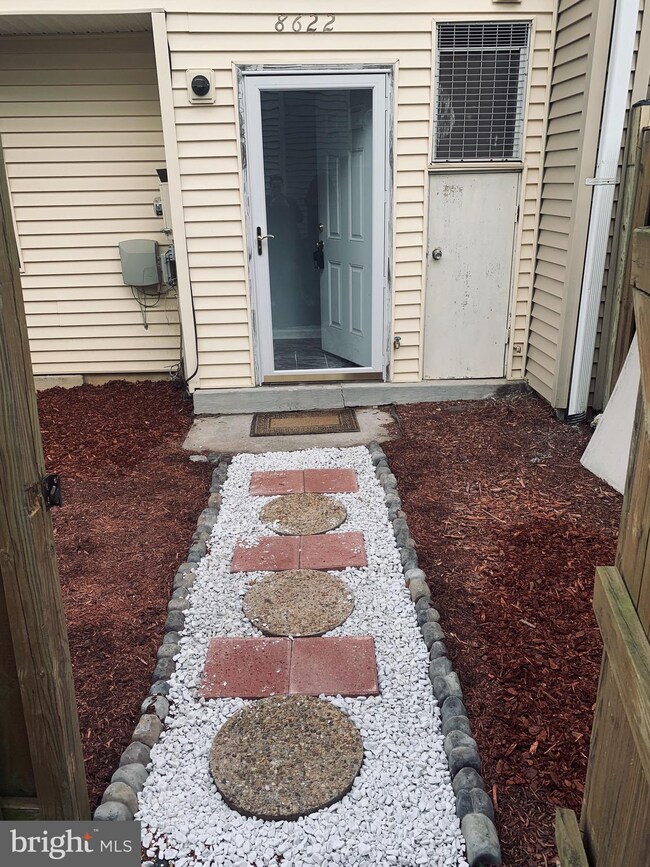 8622 Village Square Dr unit 15, Alexandria, VA 22309 - photo 2