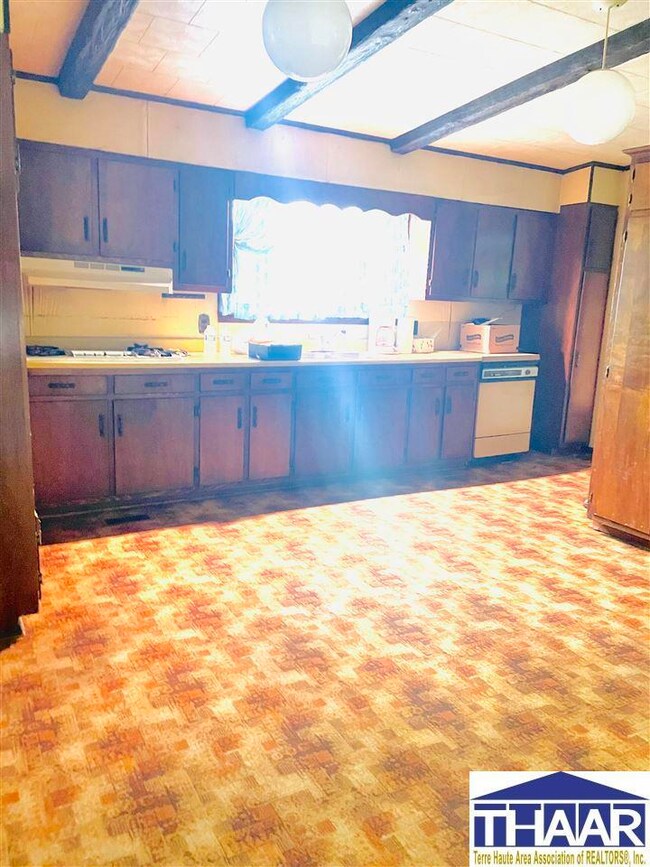 590 E Vincennes St, Linton, IN 47441 - photo 5