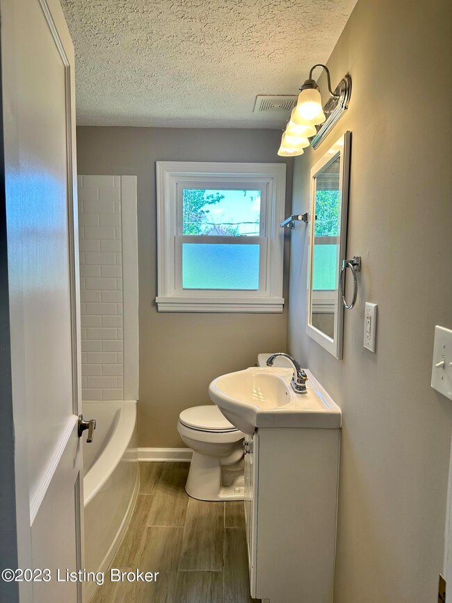 7766 Highway 44 E, Mount Washington, KY 40047 - photo 6