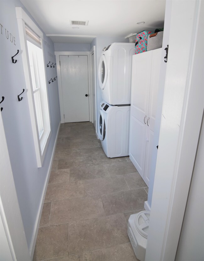 35 School St, Lincoln, NH 03251 - photo 7