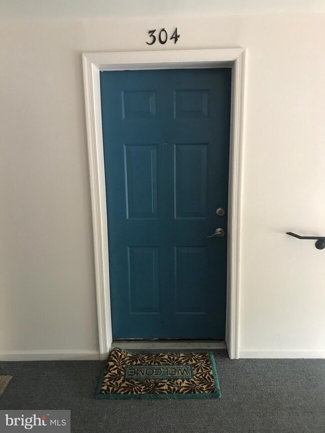 3381 Yost Ln unit 304, Dumfries, VA 22026 - photo 3