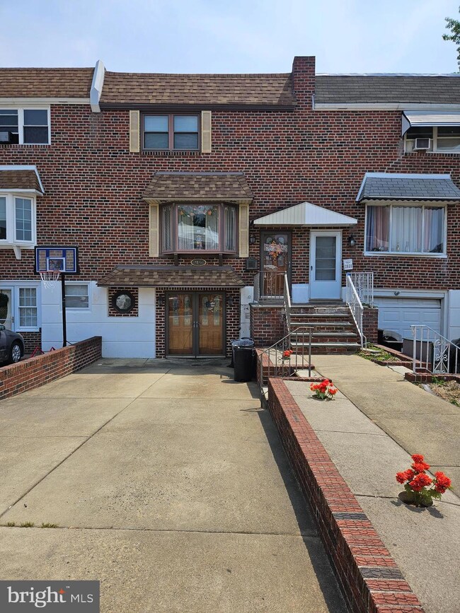 2837 Tremont St, Philadelphia, PA 19136 - photo 2