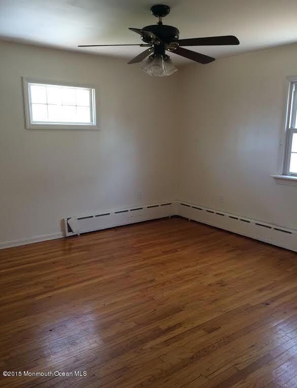 689 Hopping Rd, Belford, NJ 07718 - photo 6