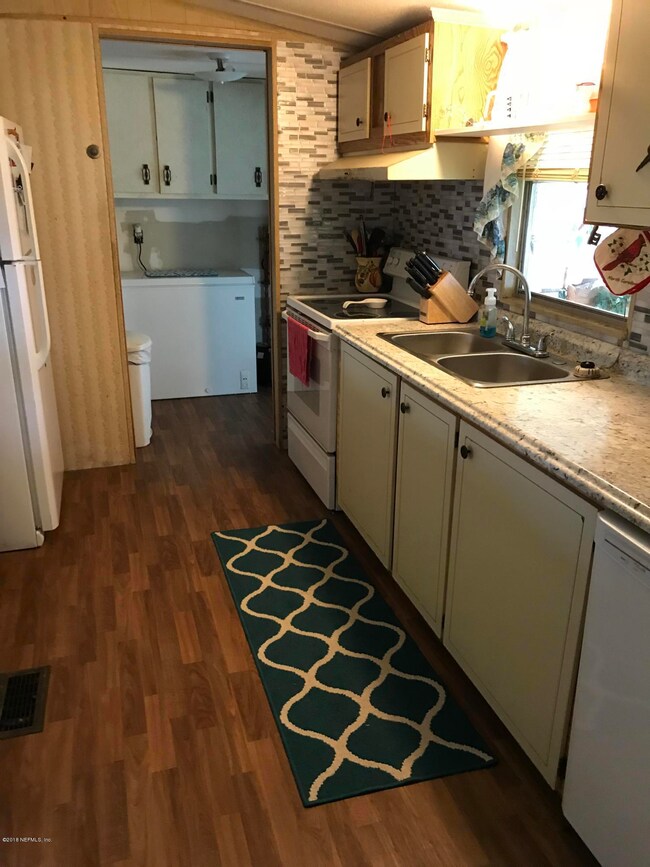 Evans Ave - Kitchen