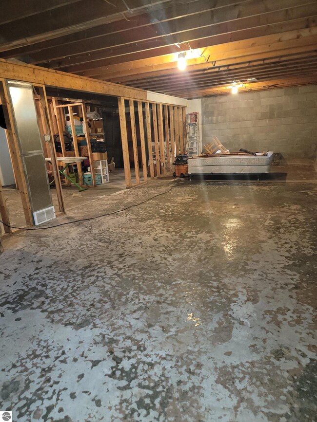 1717 E Almeda Beach Rd, Pinconning, MI 48650 - photo 7