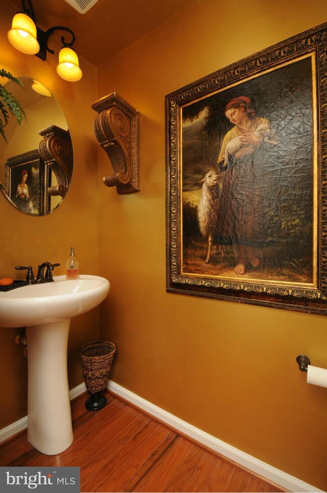 24674 Hutchinson Farm Dr, Sterling, VA 20166 - photo 7