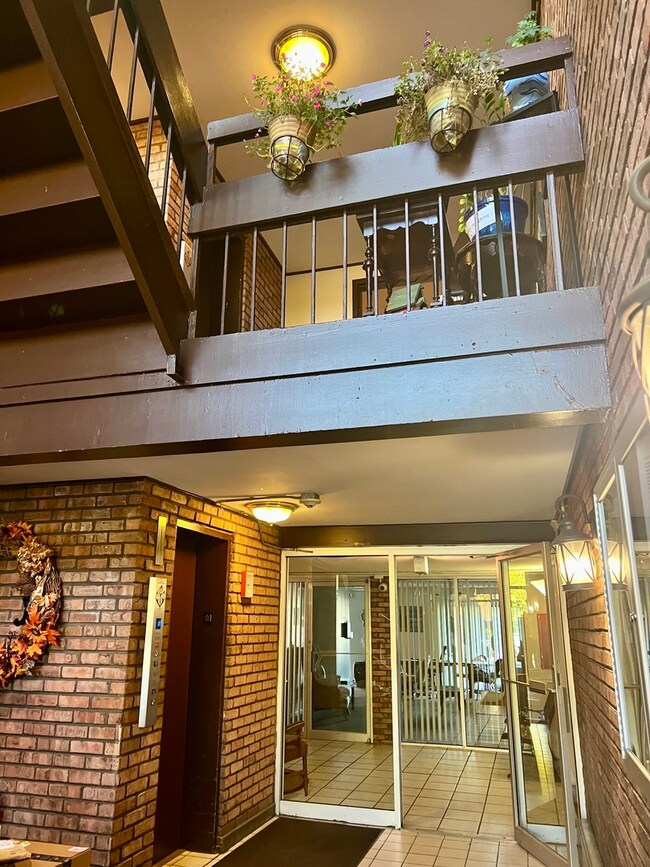 Windridge Court Condo unit 218, Addison, IL 60101 - photo 7