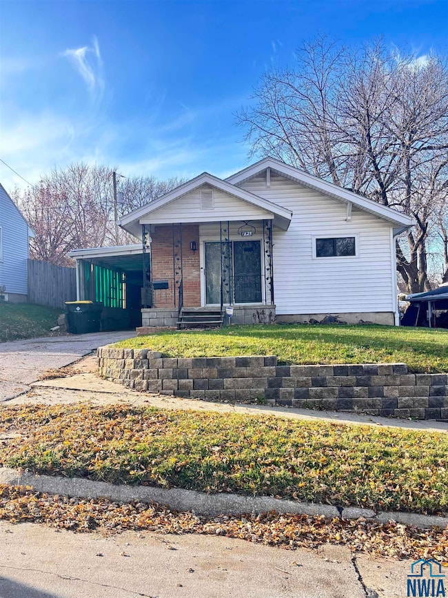 1825 S Cypress St, Sioux City, IA 51106 - photo 2