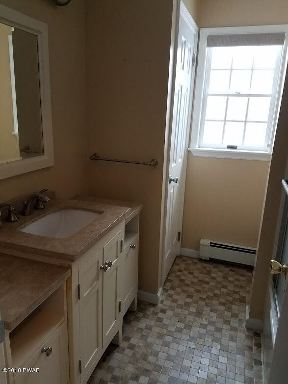 347 Sawkill Rd, Milford, PA 18337 - photo 3