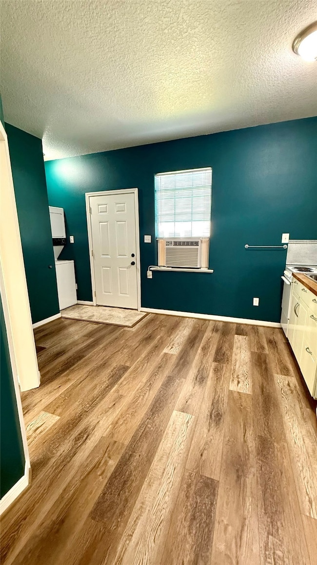 502 W Lang St unit A, Alvin, TX 77511 - photo 3