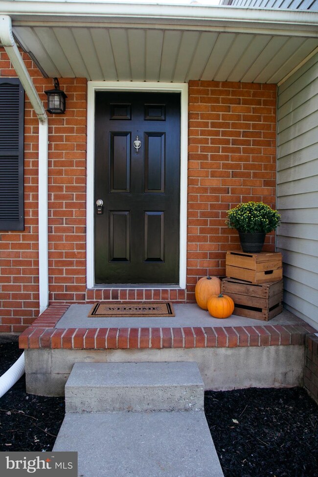 493 Sweetbriar Dr, Harrisburg, PA 17111 - photo 4