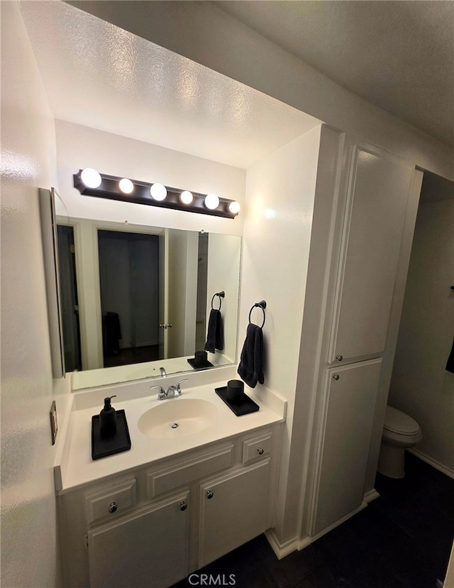 6815 Remmet Ave unit 217, Canoga Park, CA 91303 - photo 7