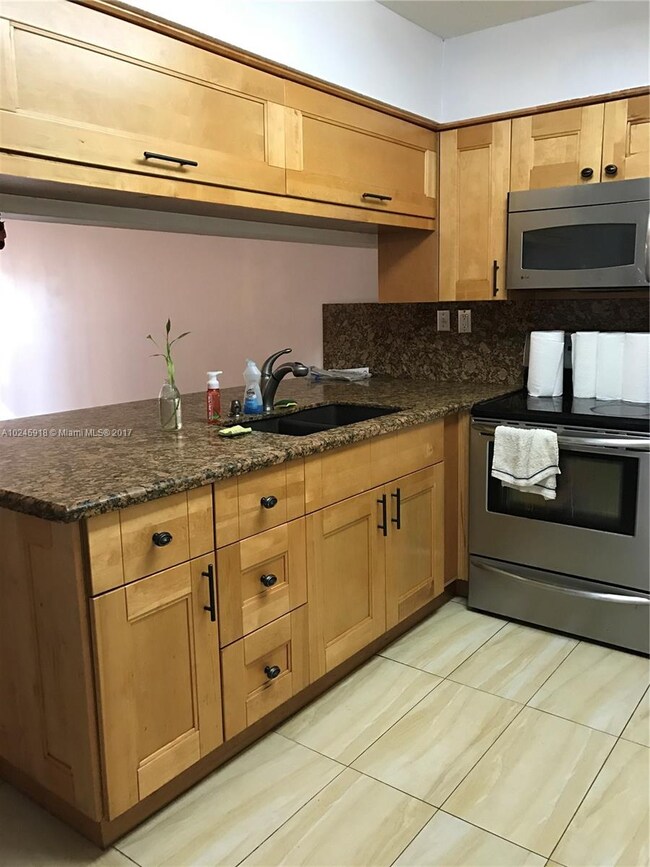 15401 SW 81st Cir Ln unit 15, Miami, FL 33193 - photo 4