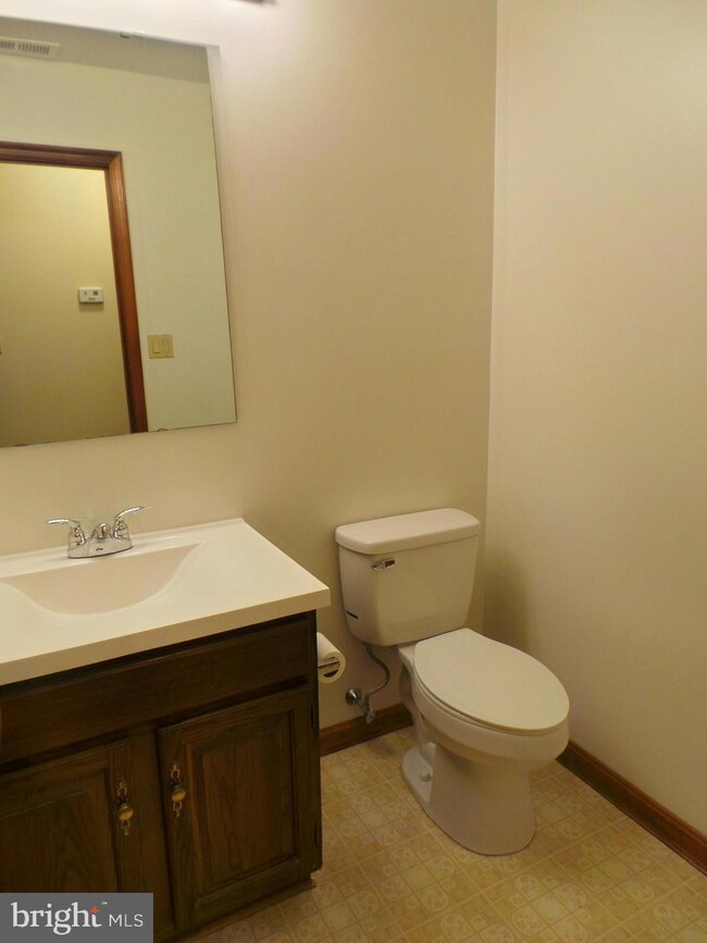 44280 Blueberry Ln, California, MD 20619 - photo 4