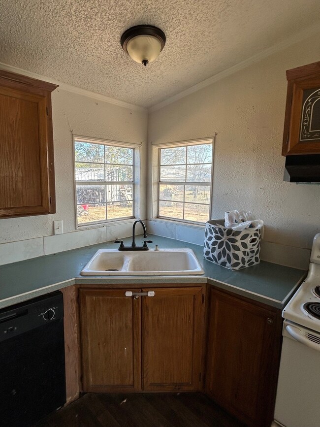 297 Oak Valley Ln, Springtown, TX 76082 - photo 6