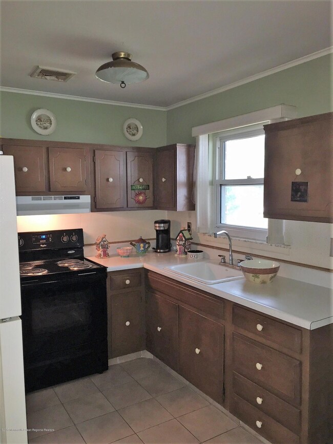 601 Willow St unit A, Lakehurst, NJ 08733 - photo 6