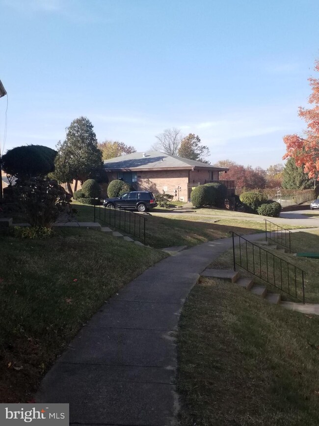 9575 Hagel Cir unit D, Lorton, VA 22079 - photo 3