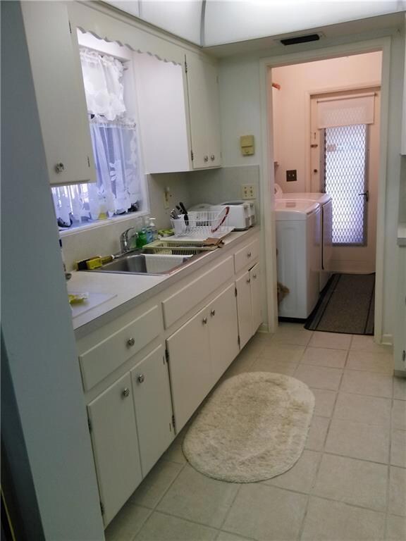 Kitchen/Laundry Room