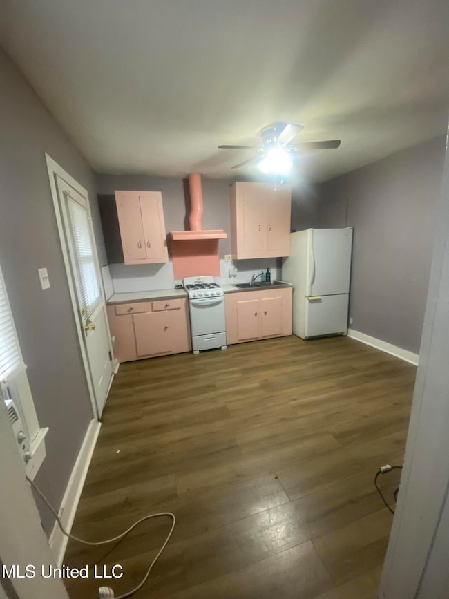 1054 Columbus St, Biloxi, MS 39530 - photo 7