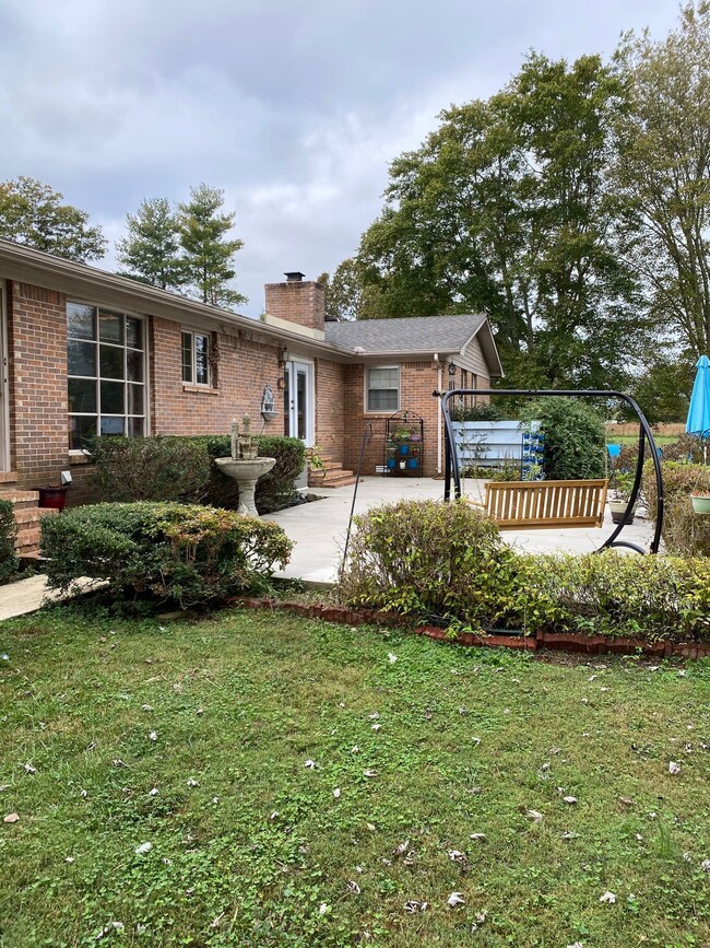 455 Deerfield Cir, Manchester, TN 37355 - photo 7