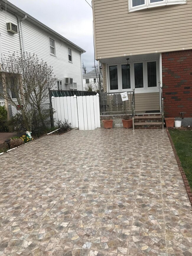 12 Xenia St, Staten Island, NY 10305 - photo 2