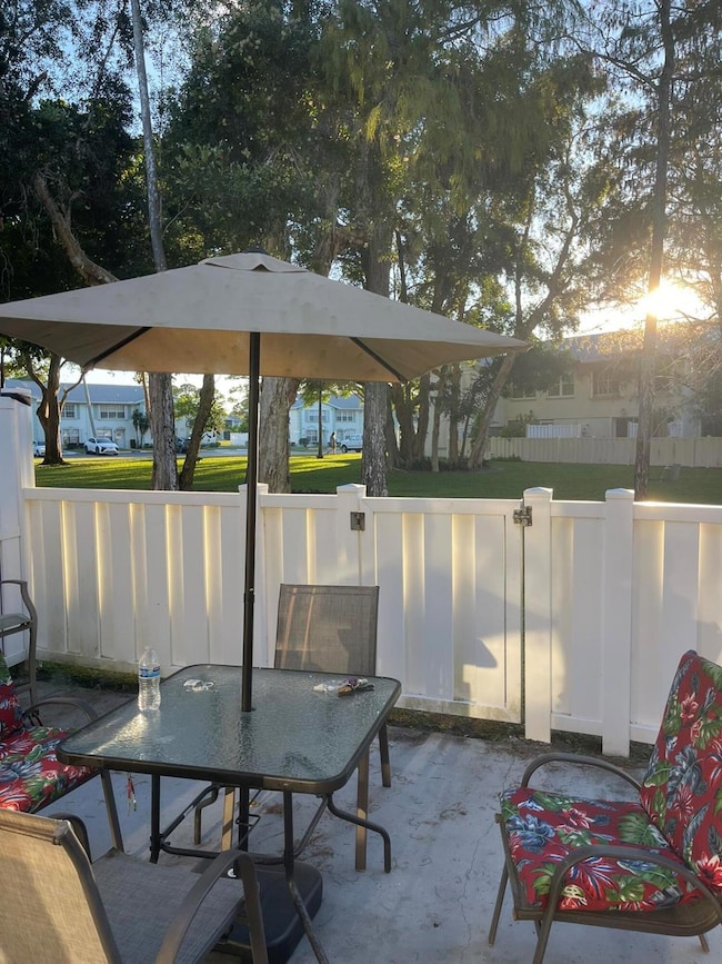 3709 Savoy Ln unit G, West Palm Beach, FL 33417 - photo 2