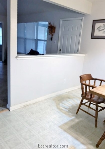 240 Oak Hollow Blvd, Magnolia, TX 77355 - photo 4