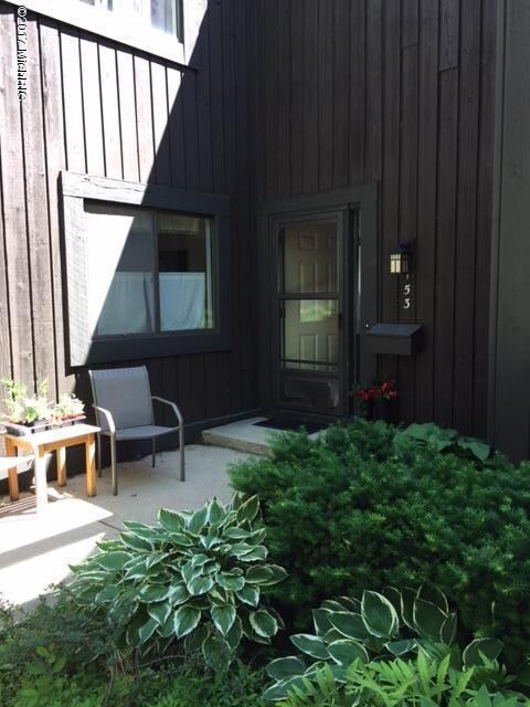 153 Selkirk Ct unit 112, Kalamazoo, MI 49006 - photo 2