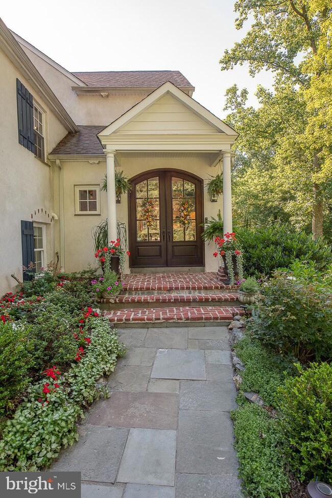 220 Forest Hills Cir, Devon, PA 19333 - photo 3