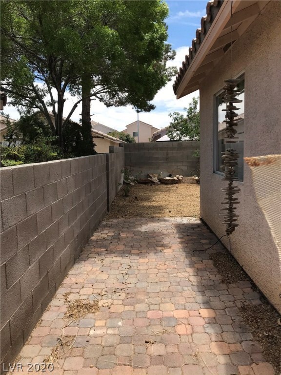 8933 Crooked Shell Las Vegas NV 89143-Side Yard pa